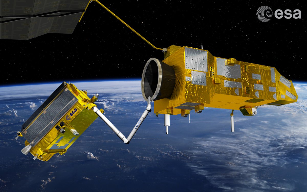 ESA_fr's tweet photo. A écouter ou réécouter: Benjamin Bastida-Virgili, du bureau des débris spatiaux de l'ESA, intervenait hier soir dans l'émission #UJDM sur @franceinter https://t.co/A3kOaFzWXT (sujet à partir de 34'30) #eDeorbit @ESAcleanspace https://t.co/HIksn2312t