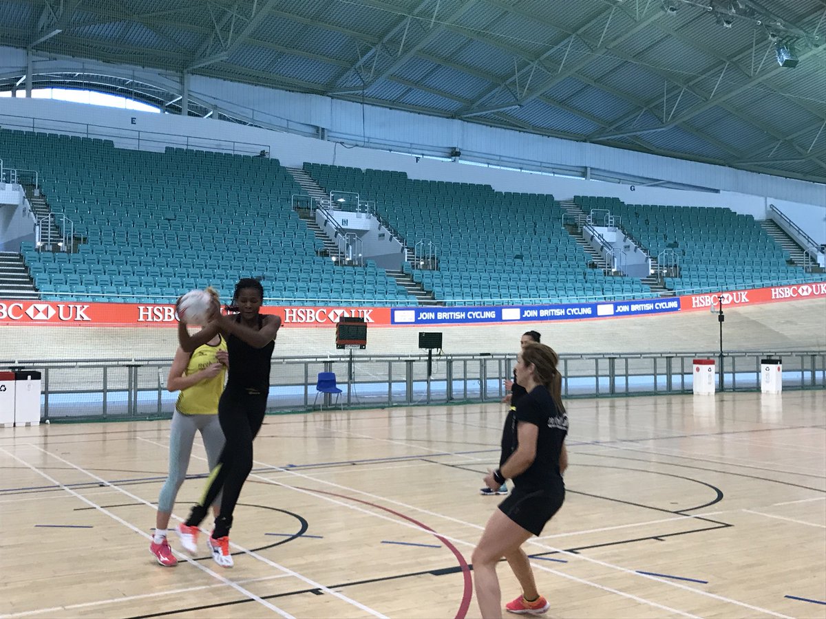 kjgreigy's tweet photo. Productive Wednesday morning session @cohanlon9 @TeamLeota @7abby9 & Joyce.... familiarisation, linking units & conversation ... 3 days to go! #preseason 🖤💛🐝 https://t.co/Wg1RyuWSvg