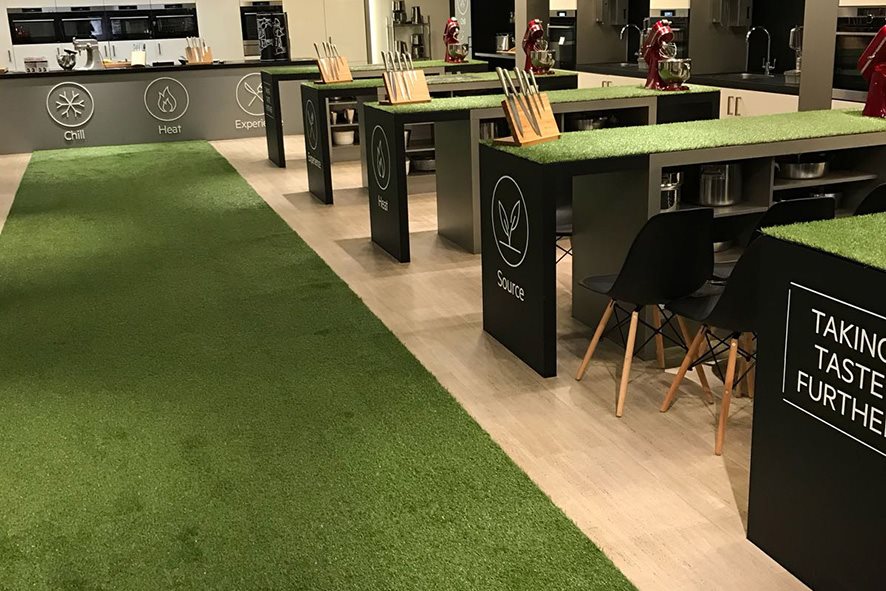 TweeReclame's tweet photo. TO THE NEXT LEVEL.. dealershow AEG https://t.co/3xTI4ByP20