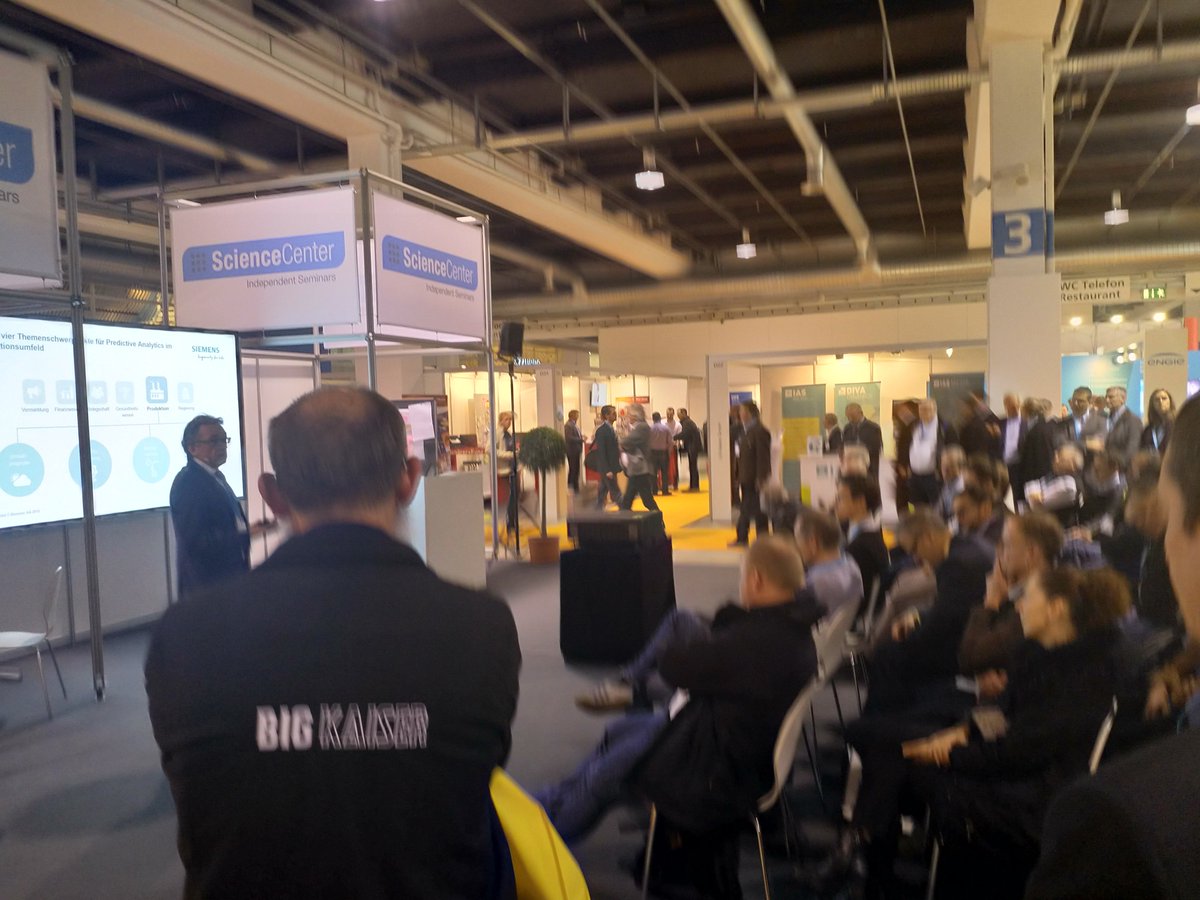 Ef_maintenance's tweet photo. @Siemens_Schweiz ruft - die Fachbesucherschaft hört zu. Spannendes Referat auf der #maintenanceCH zum Thema #MindSphere #instandhaltung #maintenance #digitalisierung #wissen #siemens https://t.co/YVAmoSc8eZ