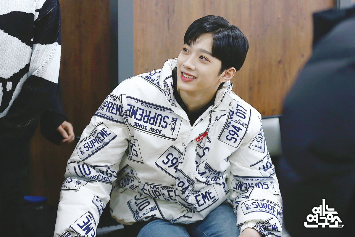 MBC_entertain's tweet photo. 🔽라이까리                                     라이뽀둥🔽
#2018아육대 #아육대 #워너원 #라이관린 @WannaOne_twt https://t.co/oYNUnSmS5z
