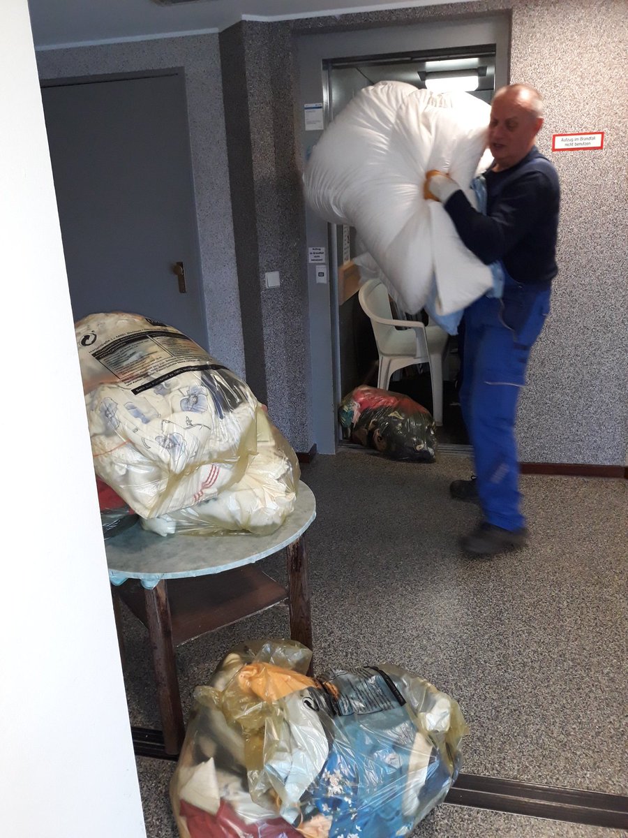 Rudzikingo's tweet photo. Haushaltsauflösung - Wohnungsauflösung - Entrümpelung - 

Wir entrümpeln von Dach bis Keller. 

Entrümpeln bei; 
Alten gerechtes Wohnen, Altenheim, 
Seniorenheim, Seniorenwohnung 

Haben auch Sie fragen?
Rufen Sie an unter : 
02323 3992320 

Wir freuen uns auf Ihren Anruf. https://t.co/hLFVJAVEJd