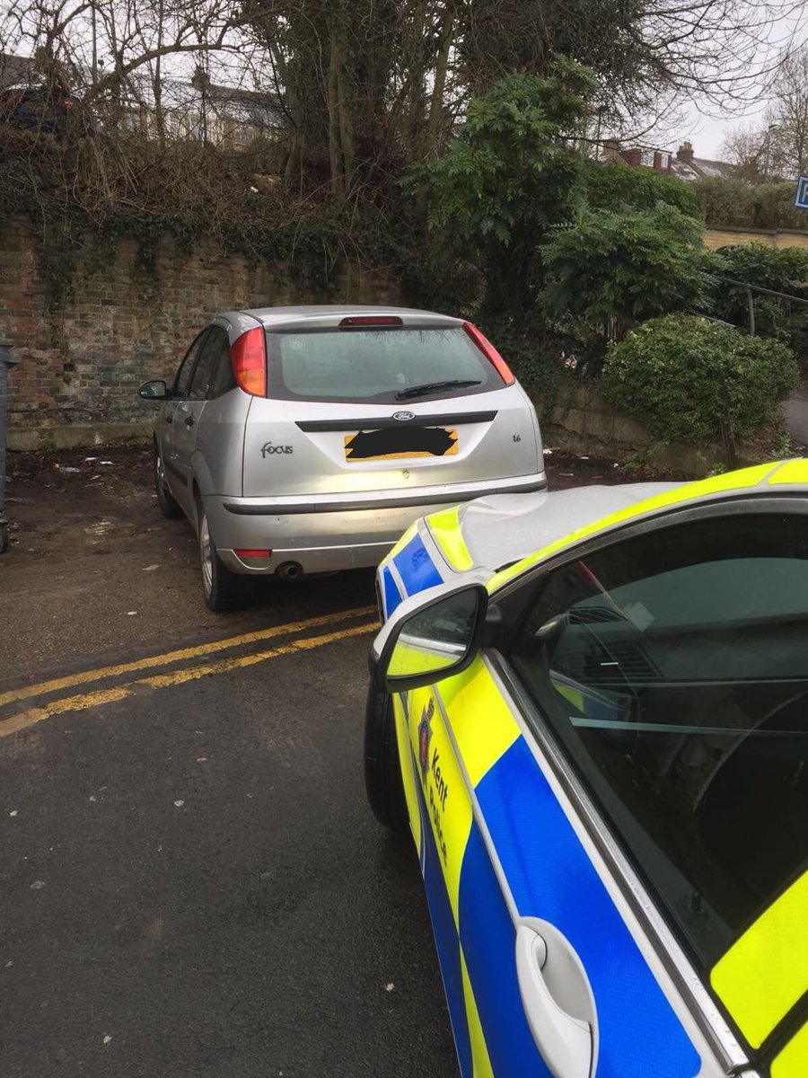KentPoliceRoads's tweet image. Driver of this vehicle en route to Magistrates court for different matter - vehicle uninsured and driver had no licence!!! Vehicle seized and driver reported! #anotheroffence #notsensible DF
