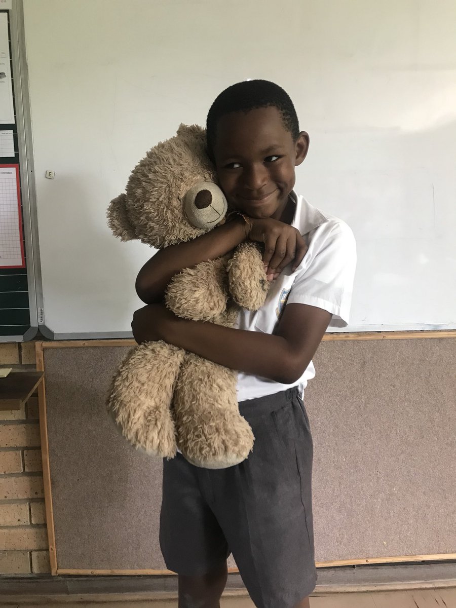 sam_barnett02's tweet image. The various important items from our past. Beautiful speeches presented by Grade 3 boys. #speeches #SpecialObjects @BenniesJP @BenniesSA