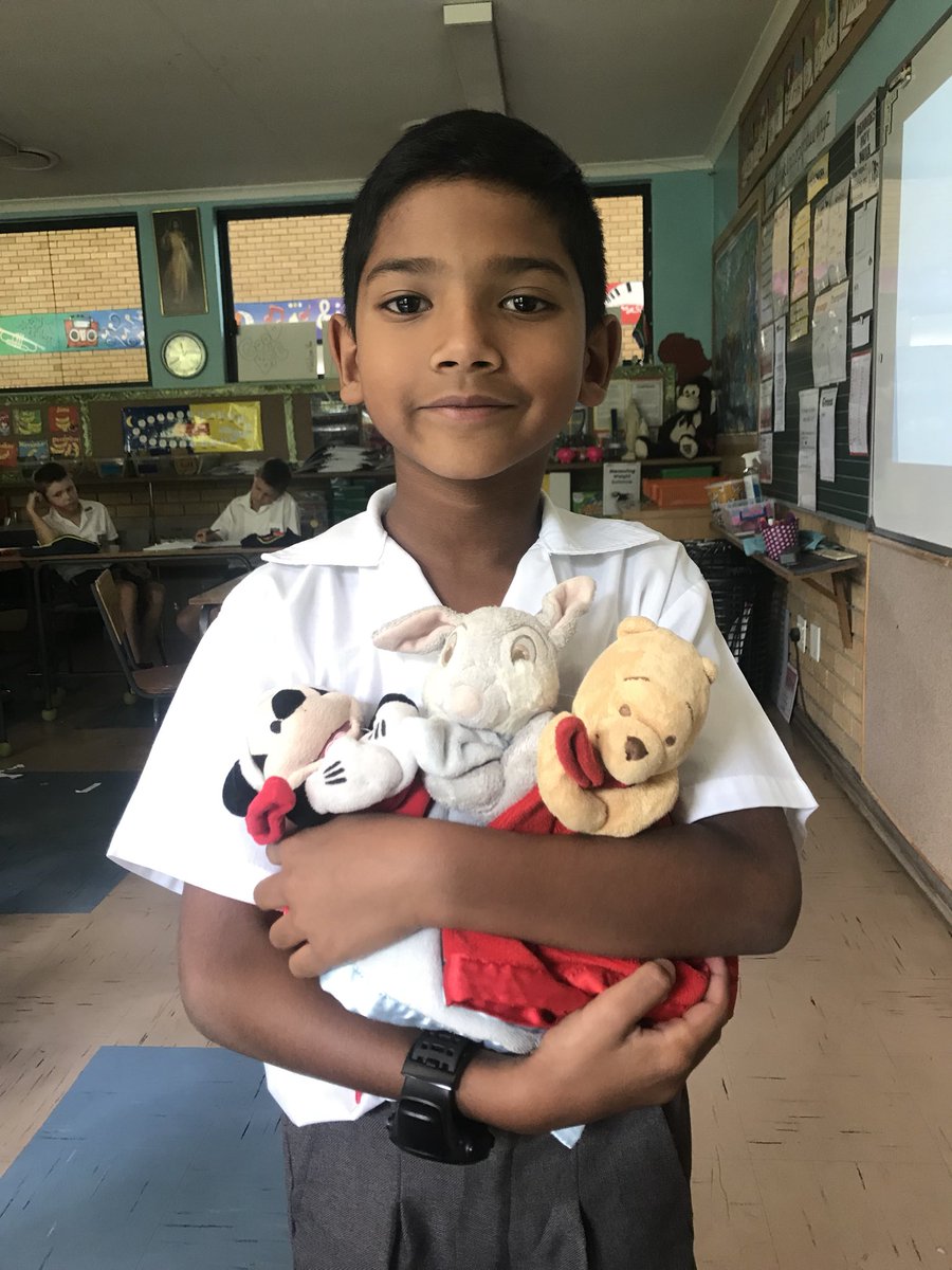 sam_barnett02's tweet image. The various important items from our past. Beautiful speeches presented by Grade 3 boys. #speeches #SpecialObjects @BenniesJP @BenniesSA