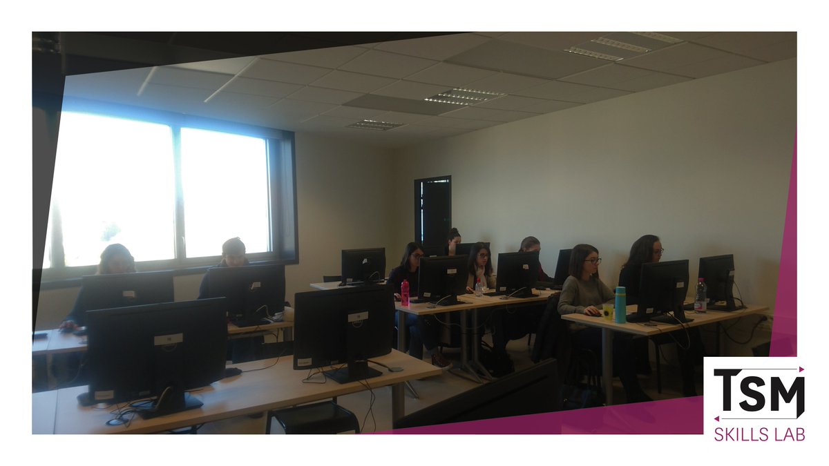 Master_TSM's tweet photo. #TSMSkillsLab @univ_lille Jour 3⃣
C’est au tour des #réviseurs de prendre part au projet et de venir pointer du doigt les quelques modifications à effectuer dans les traductions.
#xl8 #t9n #EMTNet #INSTB #WIP https://t.co/VgLv6xjMQI