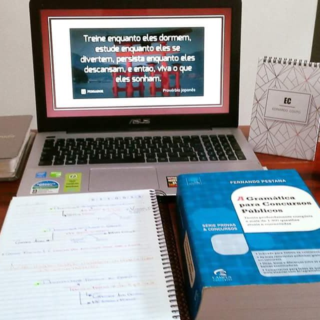 Estudar é um caminho estreito que resultará em bons frutos !