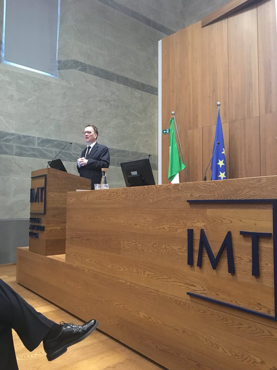 GuidoCaldarelli's tweet image. Brain and brain networks @IMTLucca  @Pietro_Pietrini #PhDdatascience