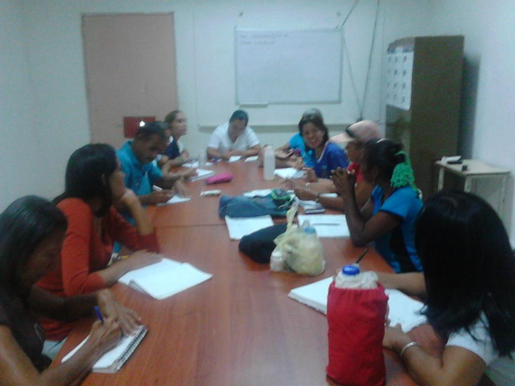 #EducacionProductiva Taller de Formación de Abono para el Control de los Caracoles Africanos en EBN Arístides Rojas dictado por las Profesoras Carmen González y Coromoto Noa .@MPPEDUCACION.<a href="/PTMSNACIONAL/">Programa Todas las Manos a la Siembra</a>.<a href="/cen_araguaney/">araguaney</a> .@zea_ssppea.<a href="/leoalvacabrera/">Prof. Leonardo Alvarado</a>.<a href="/CRIFPMA/">CRIFPMA</a>.<a href="/GobiernoAragua/">Gobierno de Aragua</a>
