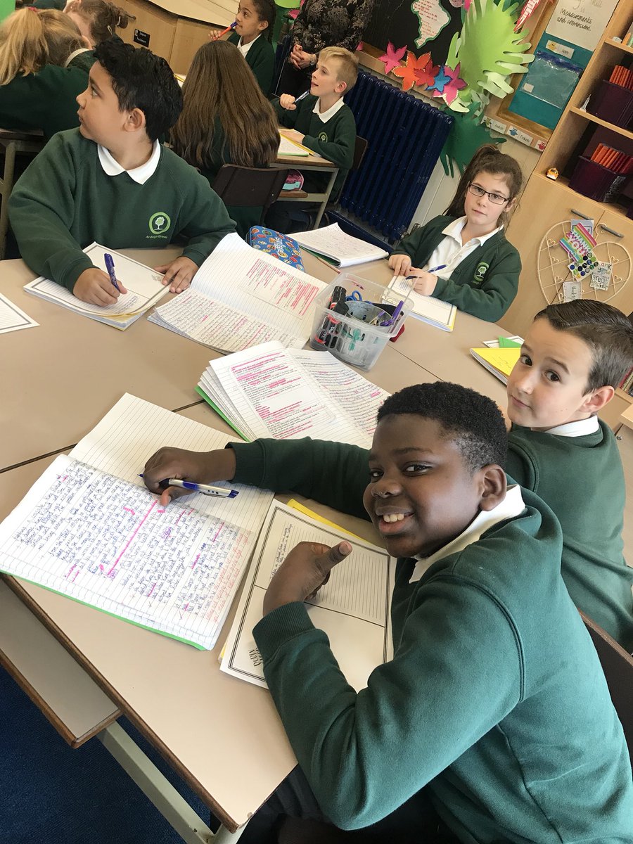 agjsschool's tweet photo. Birch are completing their final drafts of their Robin Hood legends, which will be ready for their table partner to illustrate tomorrow. #worldbookfair2018 #Illustrators 📝 🏹👑💰🎨 https://t.co/uYq9ML6yiZ