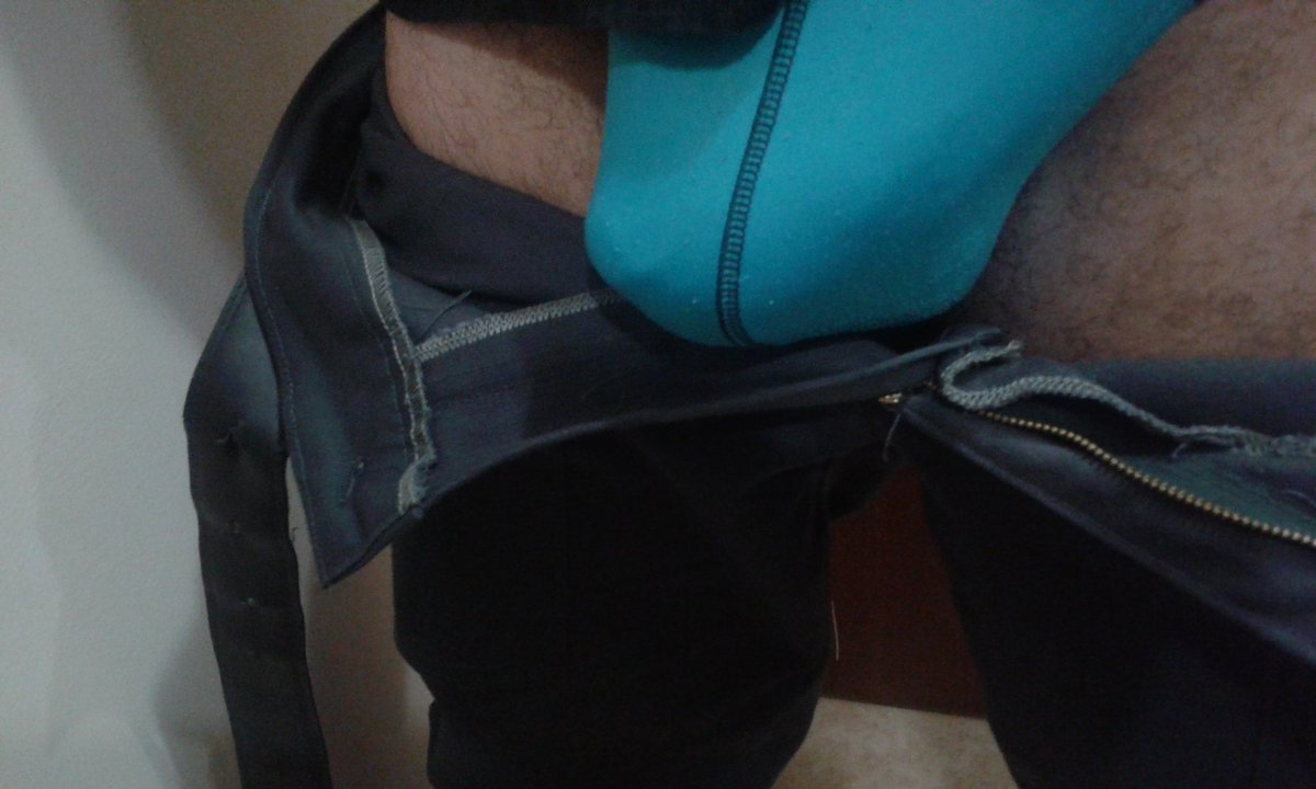 Guerrer31433460's tweet photo. Quiero un novio varonil serio y reservado que me ayude a vestir cuando voy a salir y a desvestir cuando llego agotado...
#morboperu #morbolima #morbomasculino #soloparavarones #singlebutlooking #bulges https://t.co/7t6cbGu3bj
