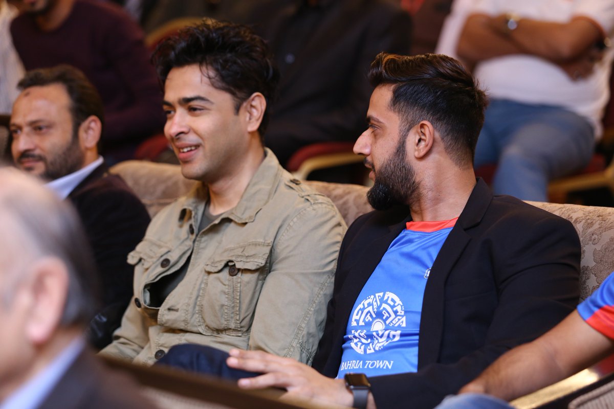 KarachiKingsARY's tweet photo. @simadwasim @ShehzadRoy &amp; @babarazam258 at the press conference of #Karachikings #Officialmerchandise #launch by https://t.co/ZGvy4NpQ7R happening right now at MovenPick Karachi.
#DeDhanaDhan #SupportKK #Yayvocricketfestival18 
#Tickettocricket
#Upgradeyourscreen
#Wearyourteam https://t.co/3kT2aqG7qt