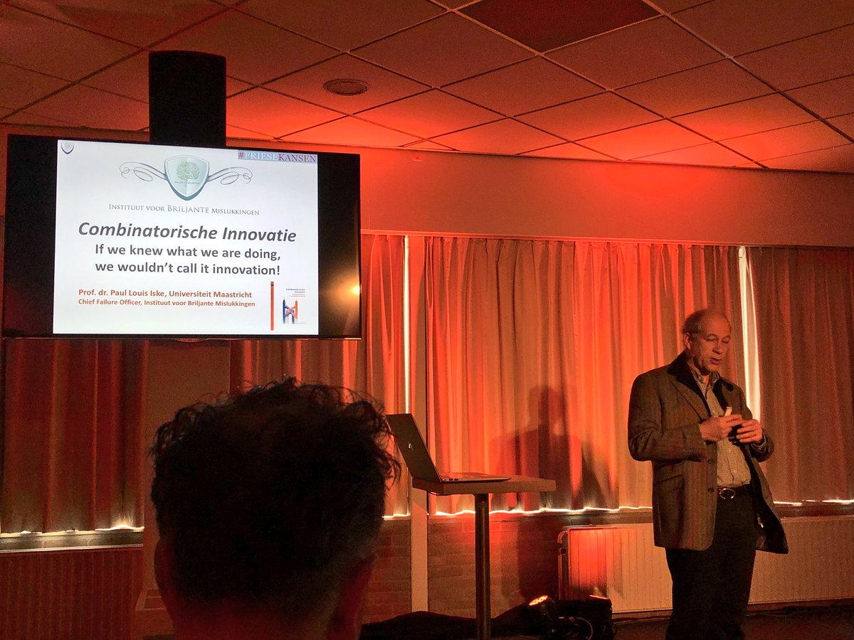 SietzeKijlstra's tweet photo. Introductie conferentie #friesekansen op Vlieland door prof. @pauliske , bedenker van #LinkedIn en Chief Failure Officer van Instituut voor briljante mislukkingen. https://t.co/GXRWU8WCFj