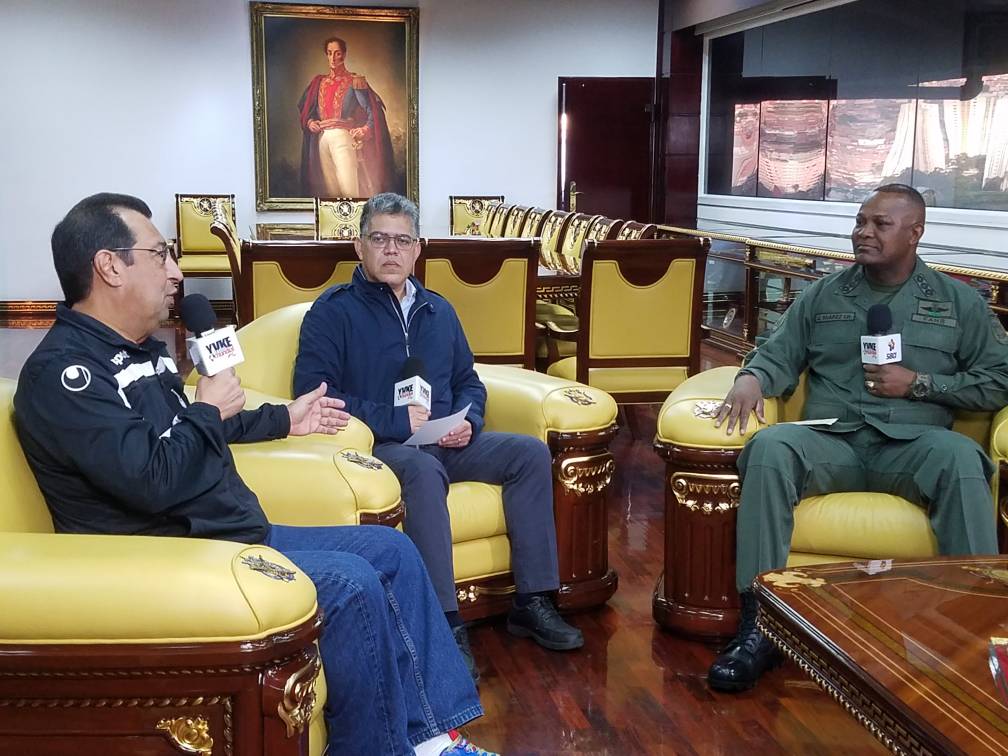MSomosVen's tweet photo. #EnDesarrollo | Comienza nuestro #EncuentroPopular junto al camarada @Adan_Coromoto y nuestro comandante general de Ejército @JSuarezChourio https://t.co/Xctm7cLnEI
