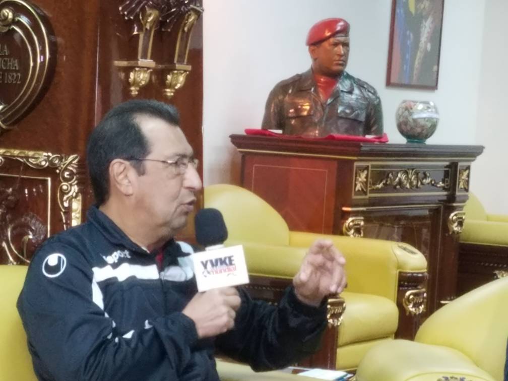 MSomosVen's tweet photo. #EnDesarrollo | Comienza nuestro #EncuentroPopular junto al camarada @Adan_Coromoto y nuestro comandante general de Ejército @JSuarezChourio https://t.co/Xctm7cLnEI