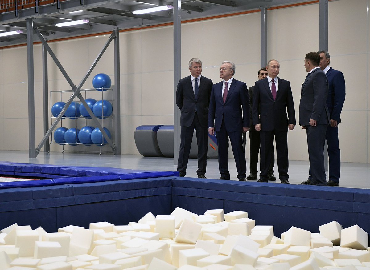KremlinRussia's tweet photo. #Красноярск: осмотр спортивного комплекса «Сопка», совещание о подготовке к #Универсиада2019 https://t.co/hKfsSWUrgj https://t.co/FxczasfRjy