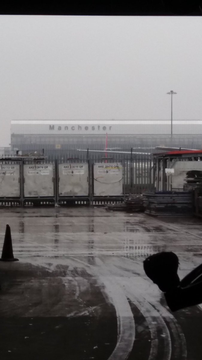 EnvHealthMcr's tweet photo. The difference a day makes #keepingFoodsafe at Manchester Airport https://t.co/TRb35qoDnu