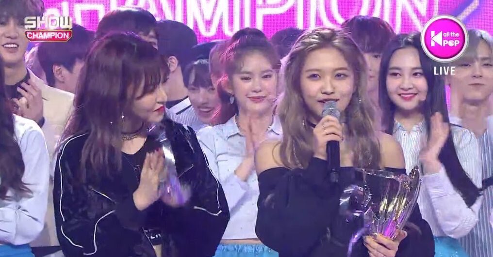 cuteyeripics's tweet photo. CONGRATS BABIES YOU DESERVE IT SO MUCH!!!#BadBoy1stWin https://t.co/H8WYGbchR1