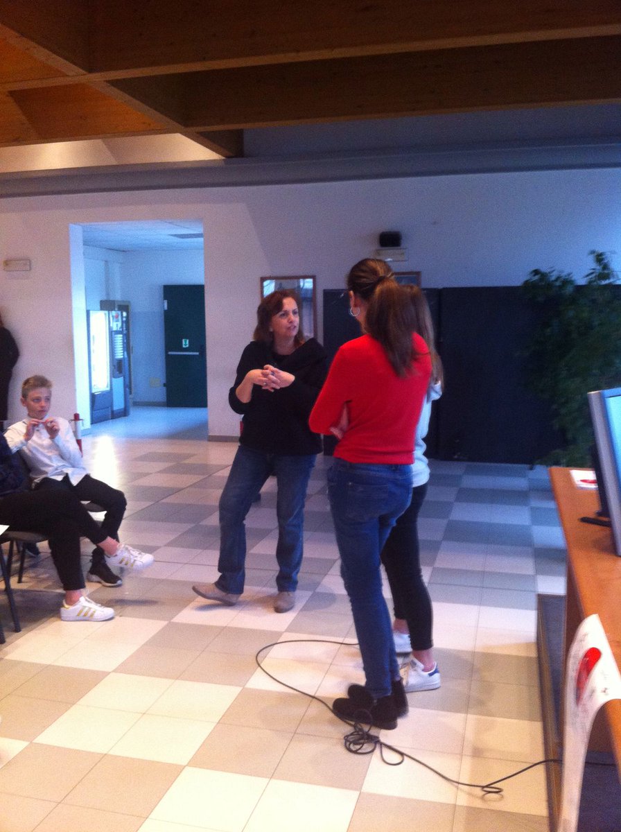 «Scrivere per ragazzi mi ha insegnato una cosa che non ho imparato a scrivere per adulti: il rispetto del lettore» Patrizia Rinaldi <a href="/Pat14Rinaldi/">Patrizia Rinaldi</a> intervistata dai ragazzi <a href="/Sinnos1/">Sinnos</a> <a href="/LapisEdizioni/">Lapis Edizioni</a> #altrestorie18 #altrestorie2018