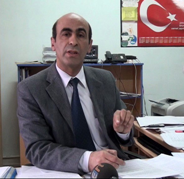 #SYDVgörevŞehidiniAnıyor Sayın Murat Bildik i ölümünün 1.yıl dönümümde saygı ve rahmetle anıyoruz..Murat Bildik görev şehididir <a href="/tcbestepe/">T.C. Cumhurbaşkanlığı</a> <a href="/jsarieroglu/">Jülide Sarıeroğlu 🇹🇷</a> <a href="/drbetulsayan/">Dr.Betül Sayan Kaya 🇹🇷</a> <a href="/naci_agbal/">Naci AĞBAL</a> @ailebakanligi <a href="/UlviYonter/">Dr.İzzet Ulvi YÖNTER</a> <a href="/55erhanusta/">Dr. Erhan Usta</a> <a href="/AliErcoskun/">Ali Ercoşkun</a>