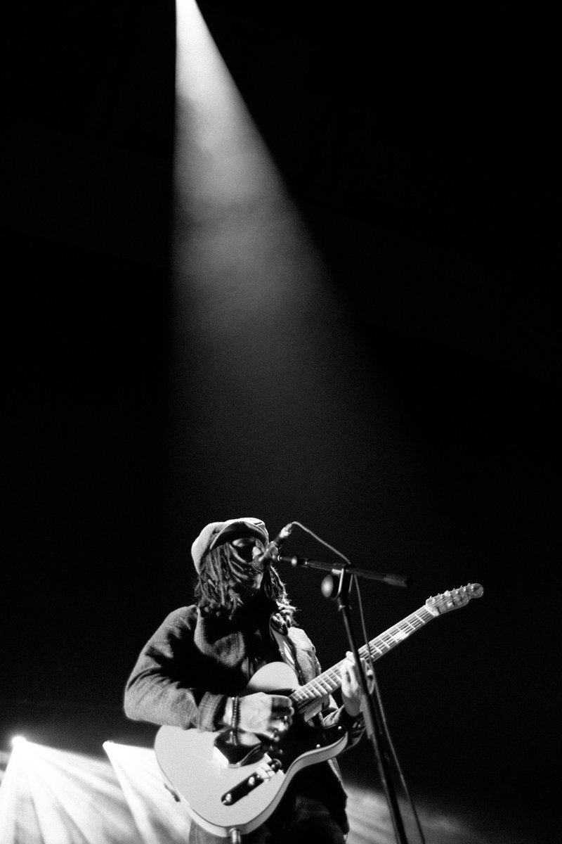JPCooperMusic's tweet photo. Beneath the streetlights and the moon... https://t.co/y1uPivm254