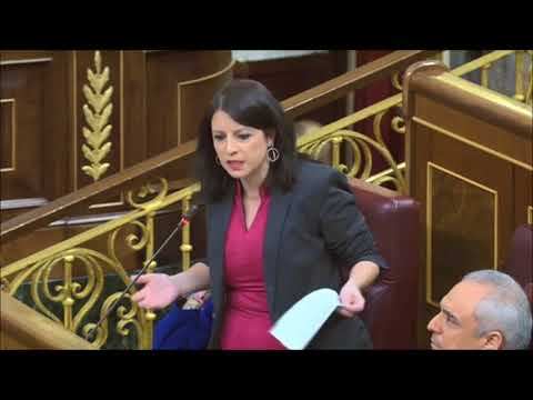 VeoPolitica's tweet photo. Adriana Lastra pregunta sobre las pensiones de viudedad. https://t.co/Yc53FYGwtG #PolíticayEconomía https://t.co/HvYNGgzTLJ