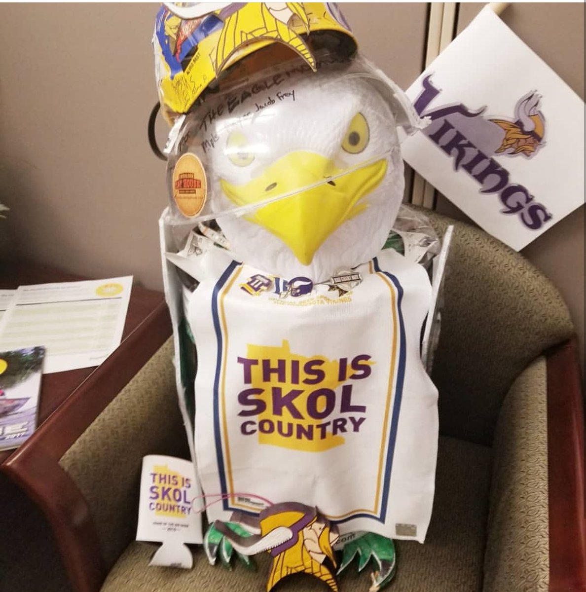 BirdBotPhilly's tweet image. My Guardian Angel!
Jen and the crew from the Minneapolis Municipal Division rescued me from the trunk of a cop car and shipped me home for the parade.  #thanksfortheairholes #BirdBotPhilly