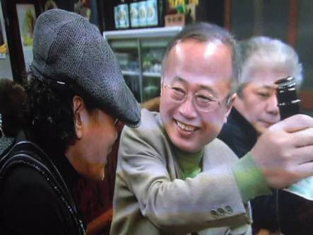 猫山タマ吉 V Twitter テメエーもコイツの無様にハゲ上がる頭を腐った目ん玉に叩き込んどけよオラ 脂ぎった頭皮に無様に張られ露出したヅラテープ 沖縄県民の怒りがコイツのヅラをハゲ上がらせたかもな 次はテメエーの無様な頭がすだれハゲる番だぜ 生 すだれが