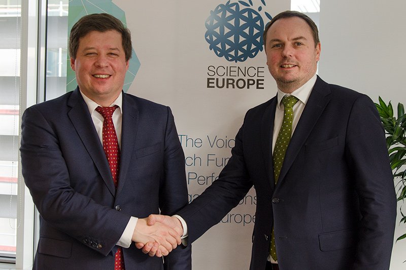 ScienceEurope's tweet photo. We are very pleased to announce that Stephan Kuster has been appointed as the new Secretary General of @ScienceEurope. A big congratulations to Stephan! Read more at https://t.co/8CFJ5pKOhD https://t.co/U4fgCGaC0P