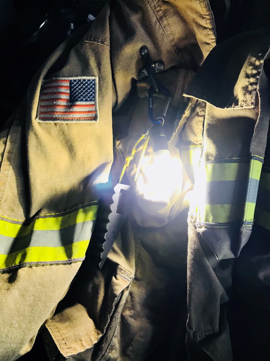 FenixLightingUS's tweet photo. "I would highly recommend the #Fenix #CL09 #Lantern to anyone. The battery charge is outstanding, the brightness is amazing especially considering its compact size, and it offers 7 different light modes." - Ambassador Brandon 
#camping #firstresponder https://t.co/Gwk1oLfmWm https://t.co/ufuemK18JP