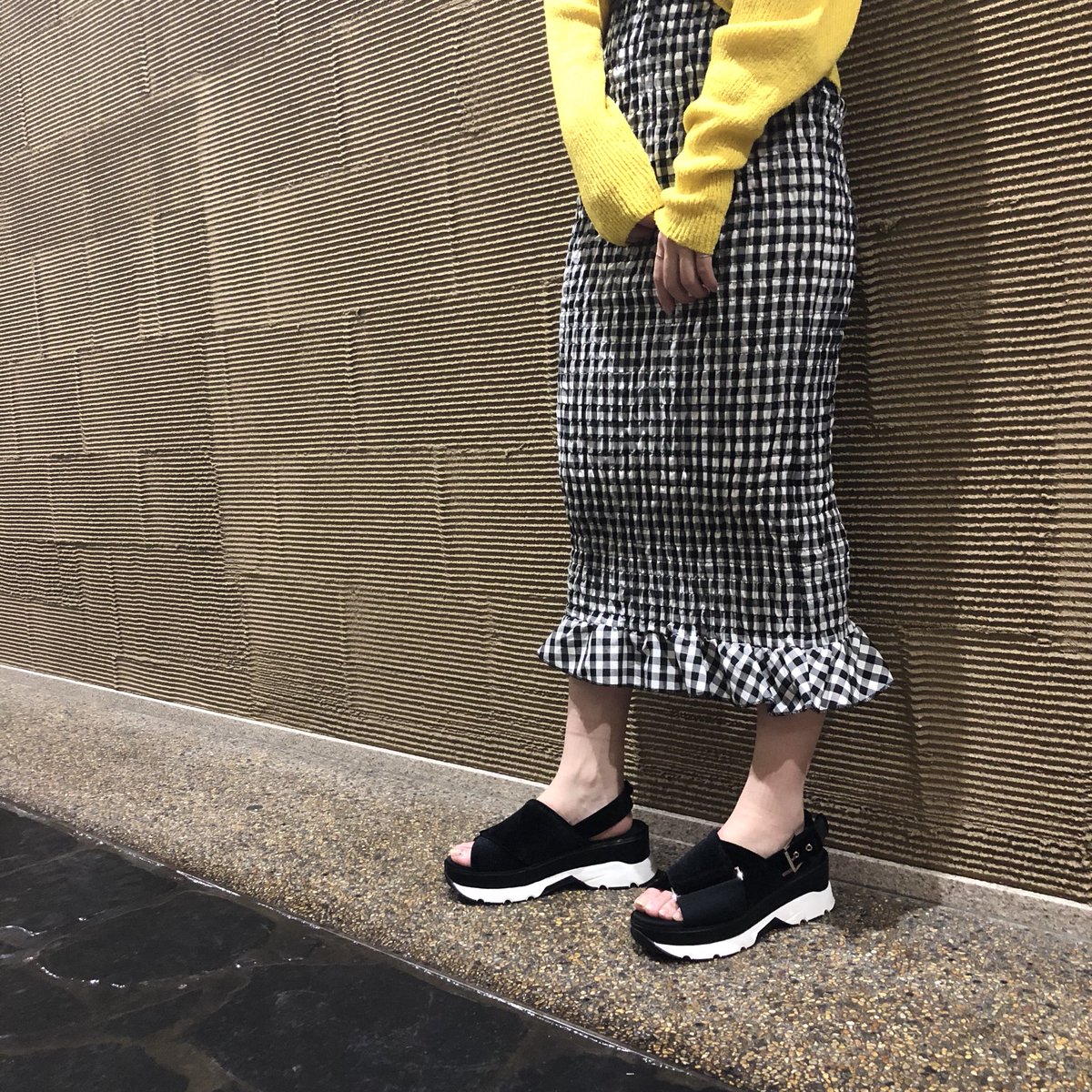 Snidel公式アカウント Pa Twitter Staff Snap ギンガムチェックの程よいクラシカル感とシャープなiラインシルエットとのバランスが小粋なスタイリングを後押し ギンガムシャーリングワンピース 14 000yen Tax チェック T Co J9ddp8sjcc Snidel