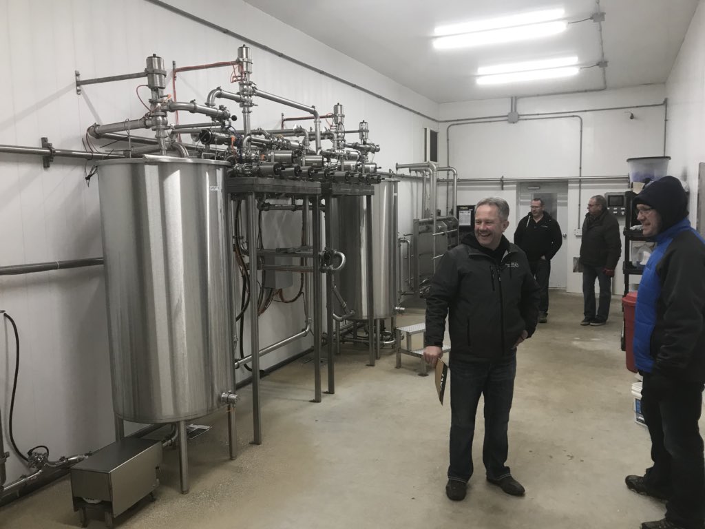SaskviewFS's tweet photo. Great tour of a big box dairy. @SaskviewFS @gdsdairy https://t.co/js86I4b40C