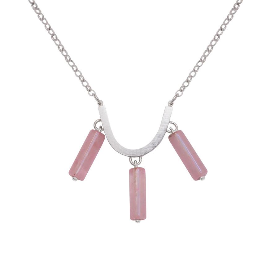 This sweet rose quartz and silver necklace by <a href="/smithandgibb/">Rebecca E Smith</a> is the perfect Valentine's gift for the one who makes your heart sing!
gsashop.co.uk/collections/je…