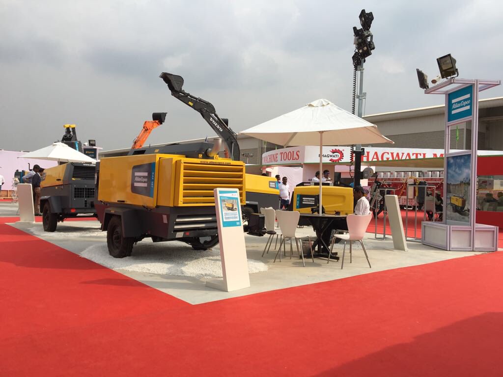 AtlasCopcoIndia's tweet photo. Here's a glimpse of Day 1 at #STONA2018. Come join us to experience our innovative products, high-level customer interactions, and positive energy flow at our stand to heighten the STONA2018 experience. #ShowTheEnergy #CreateWithSustainability https://t.co/nkCGvz5dQU https://t.co/WMWJJwqLe6
