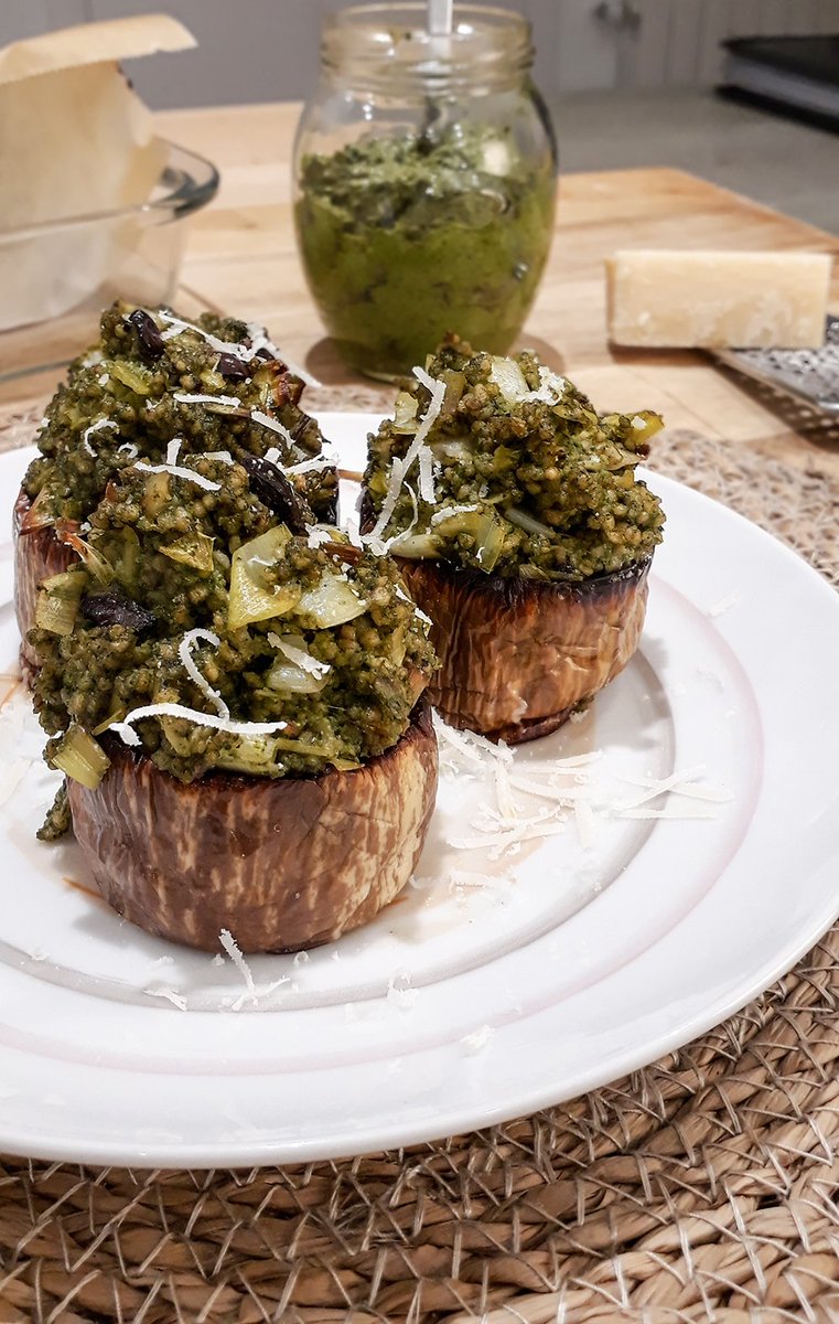 saboreanda's tweet photo. BERENJENAS RELLENAS DE CUSCÚS CON PESTO DE ESPINACAS Y PARMESANO.💚https://t.co/DjghCyVTh0
Que el ritmo no pare, receta saludable, diferente y deliciosa.😋
#Saboreanda #BerenjenasRellenasdeCuscusConPestodeEspinacasyParmesano https://t.co/4Ro0btv8Qs