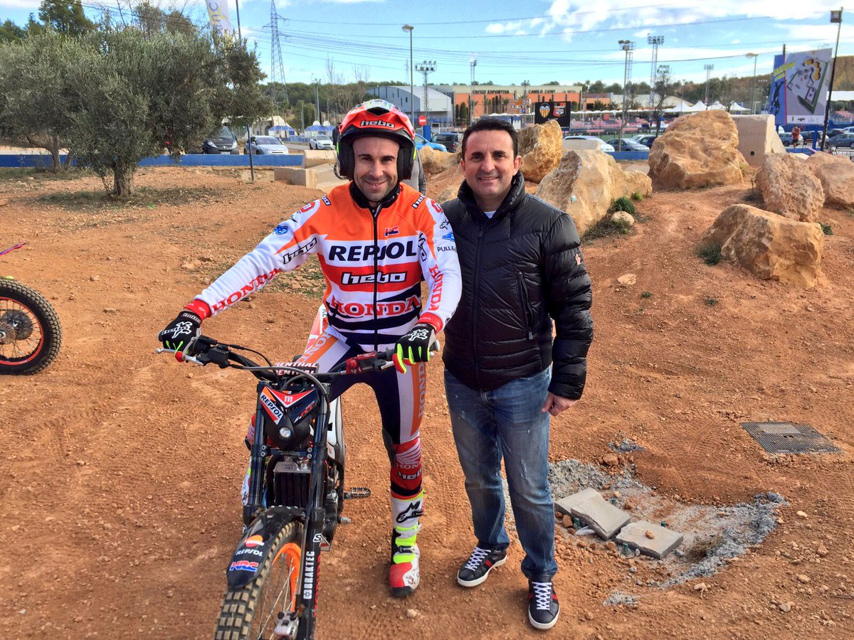 BernabeCanoES's tweet photo. El "mejor trial" este fin de semana en la @CDCamiloCano @LaNuciaES. #LaNuciaCiudadDelDeporte. Os esperamos para ver a los mejores pilotos del mundo! cc @tonibou_oficial @albertcabestany @jaimebusto @AdamRagaSans @TRS_Motorcycles @deportegob 😊🔝😀 https://t.co/C0X7kpSsdA https://t.co/RXz6z0Popy