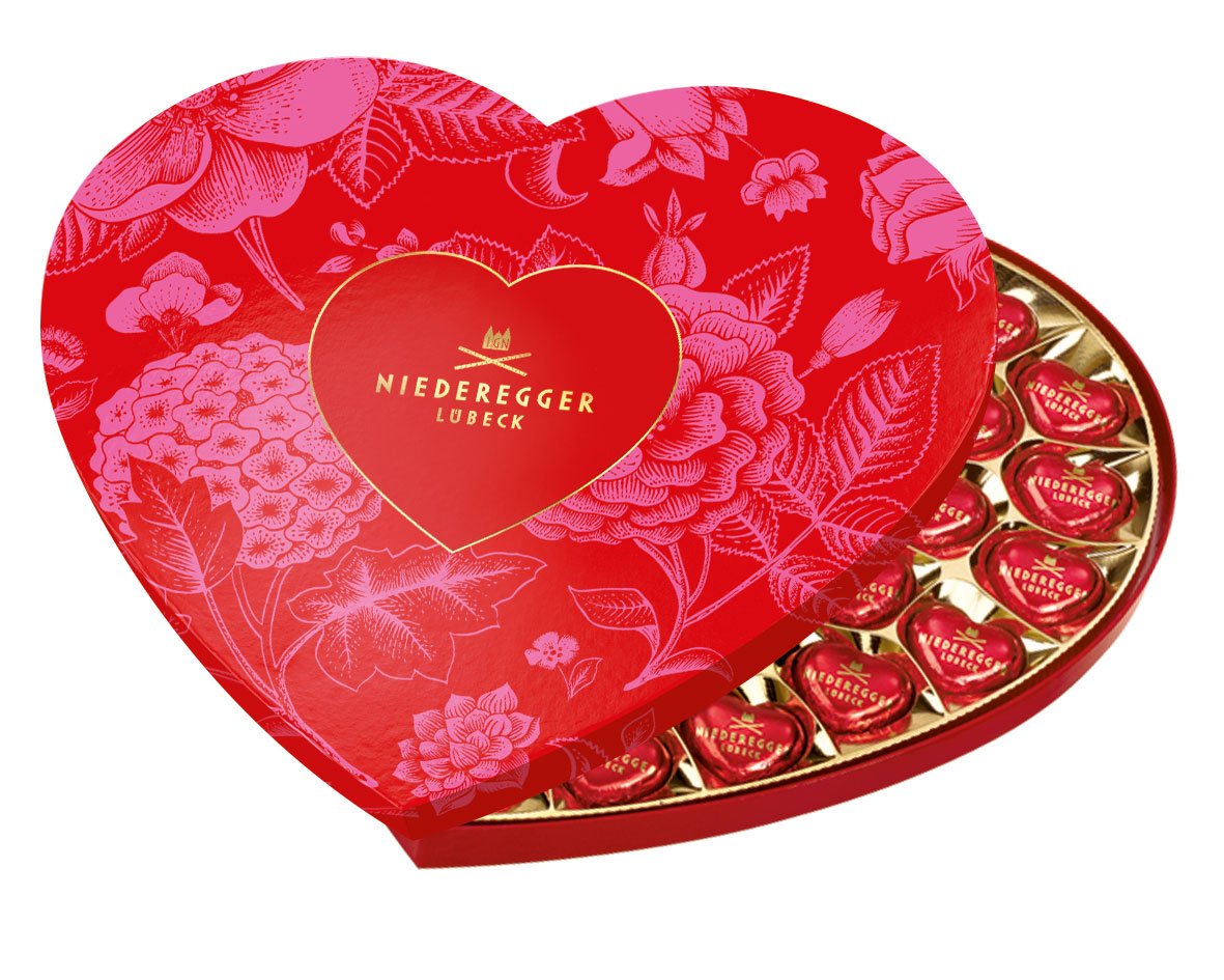 Niederegger_UK's tweet photo. We have one more giant heart luxury box to give away in time for Valentine's Day. Simply comment why YOU deserve it &amp; follow our page! Good luck and all 3 winners from the week will be announced on Friday! #Niederegger #heart #win #marzipan #competition #ValentinesDay #Valentines https://t.co/EC7kH5Xbhm