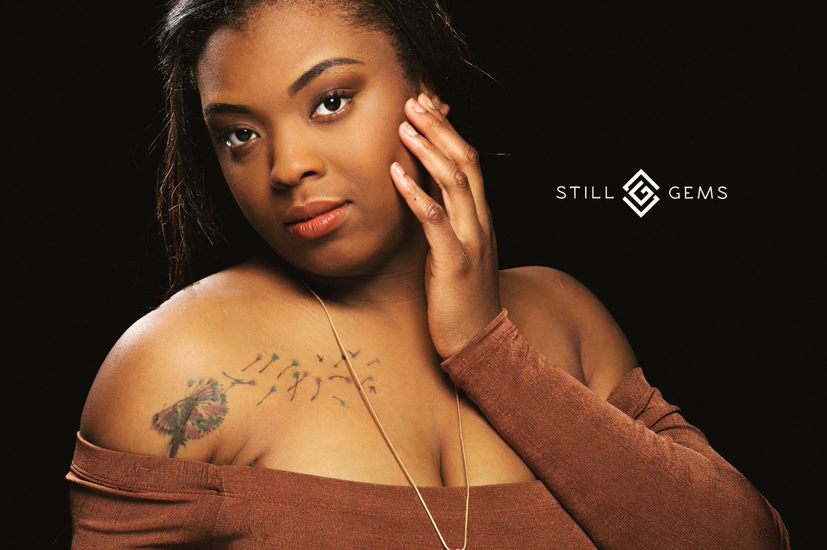 StillGems's tweet photo. Apparently your skin has been kissed by the sun☀️
#SunKissed #LoveTheSkinYoureIn #Melanin #Photoshoot #StillGems #Photography
Model: @_jubbie_ 
MUA: @outofthenormartistry
Shot With #Canon6D https://t.co/sYekM70njF