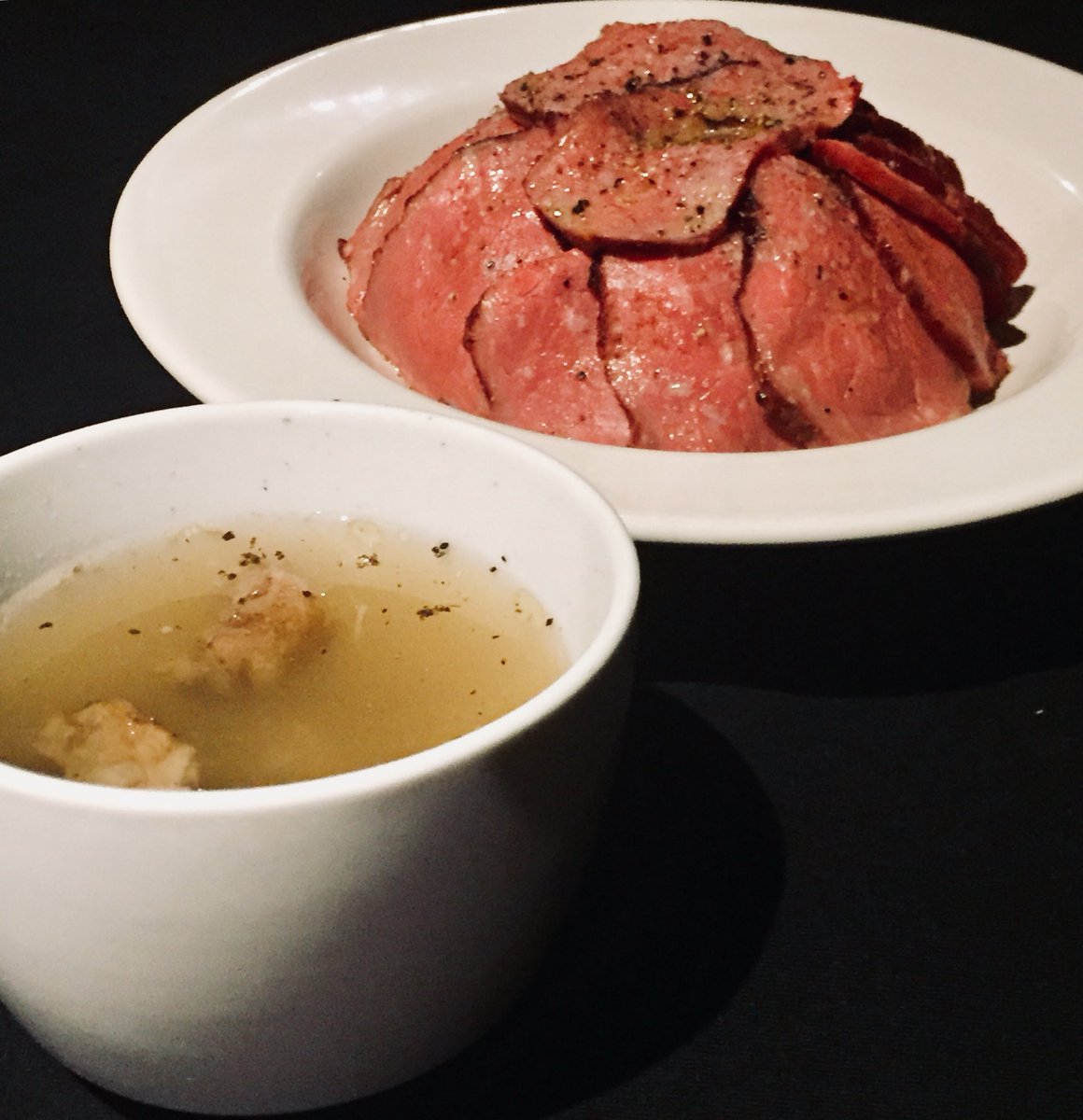 Beef Bank 川崎 新メニュー紹介 Beefbankでは新たにあたたかい牛スープをご用意しました 長時間煮込んだ牛すじを使用していますので 口の中でほどける触感と濃厚な牛のだしが楽しめます この機会にぜひお試しください Beefbank ビーフバンク