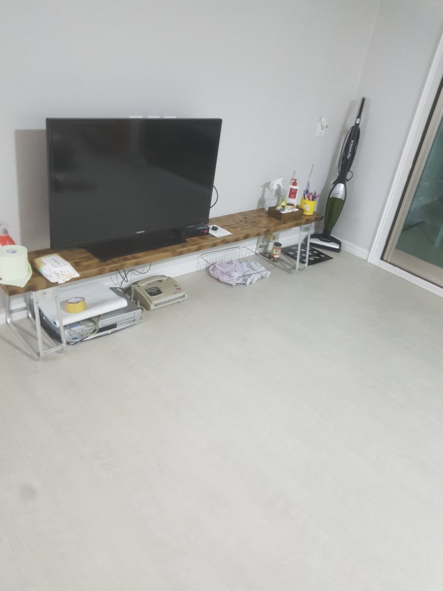 티비 받침대 만드었어요