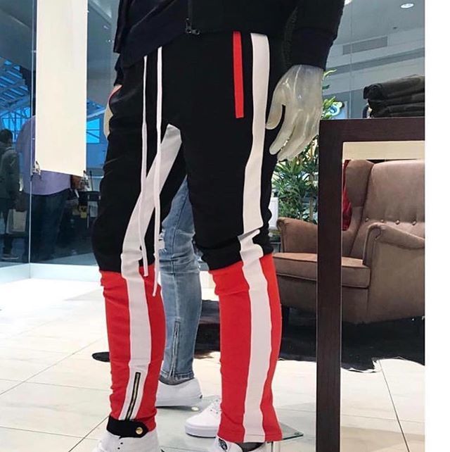 sosobrat's tweet photo. #Repost @mstknsociety
・・・
Twitch track pants #mstkn https://t.co/vXSjuXUInz https://t.co/9V52dSXhOe