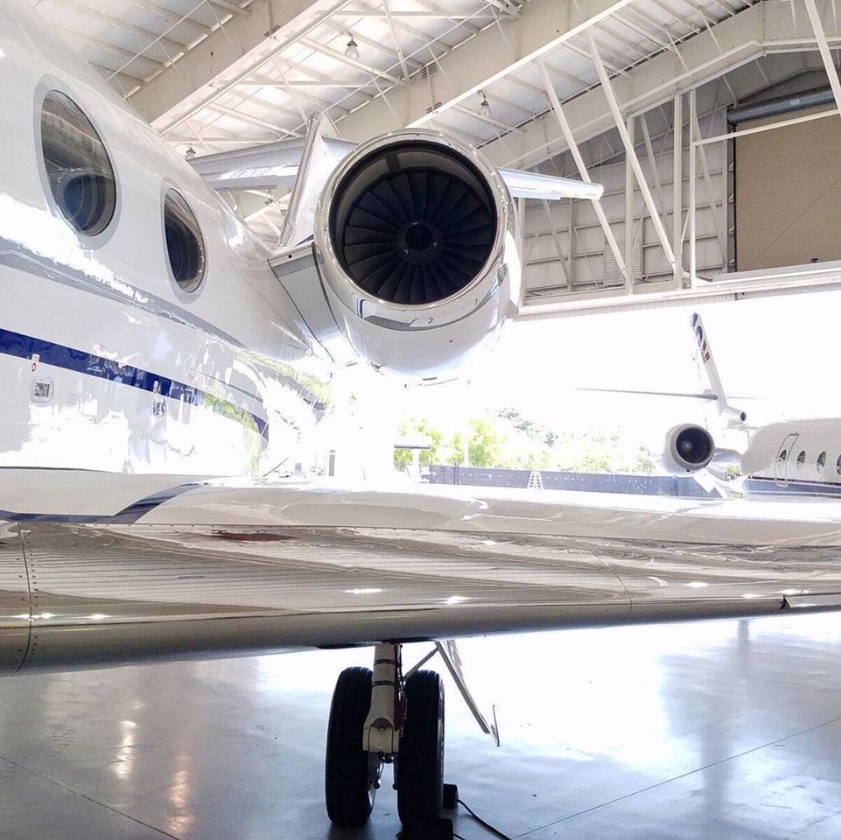 turnberryocean's tweet image. Fontainebleau Aviation keeps their hangars pristine, so that our residents' satisfaction is guaranteed. #flyfamously