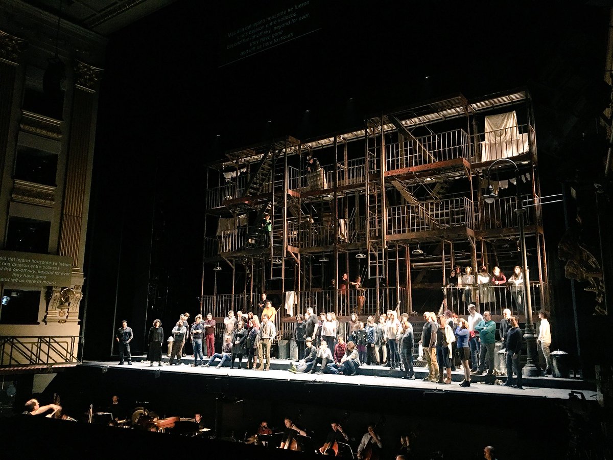 ¿El escenario del Teatro Real o el Lower East Side de Nueva York? Con #StreetSceneTR a una semana de estrenarse es díficil decirlo...