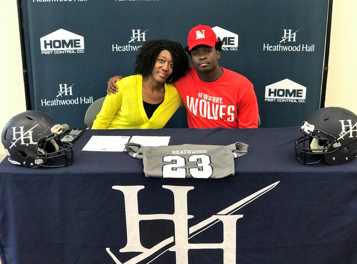 AthleticsHHES's tweet photo. Congratulations to @1kGrant on his signing with Newberry College football!🐺🏈 #GoHall🗡 https://t.co/oD4dwslRQv