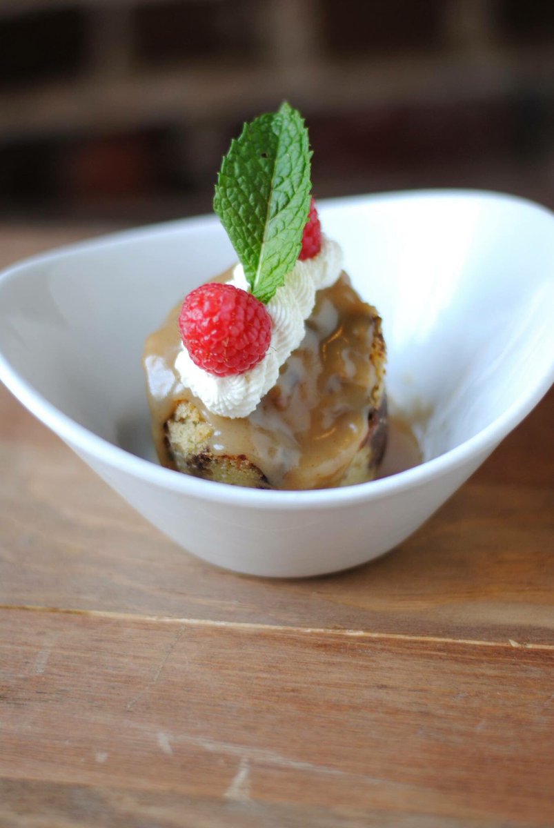 KitchenOnCary's tweet photo. Guest fav: Chef Mike Macknight’s award-winning Bourbon Bread Pudding with @MakersMark #CaramelSauce! #rva #rvadine https://t.co/EqVGO7mUzk