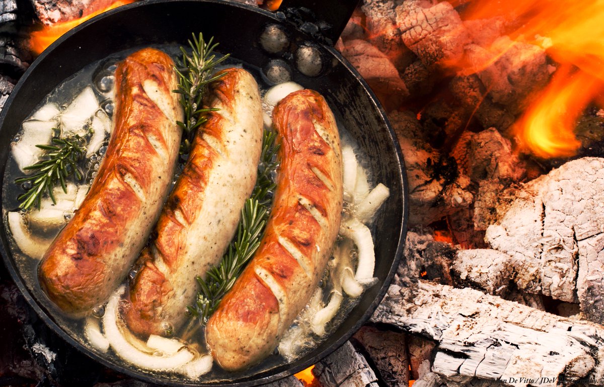AndyAnnat's tweet photo. BRATS...we love em!!!
#charcoal grilled, then a #beer bath of @RoostersBrewCo Yankee, onion & rosemary. Getting ready for @DalzielLtd Butchers Show, BBQ demonstrations
@LucasIngredient #meat #BBQl #herbs #BUTCHERS @Dan2502upson https://t.co/KkiGxBCqbU