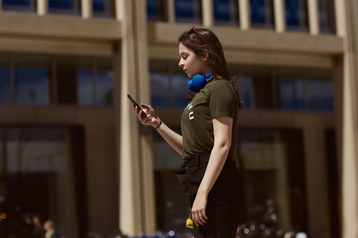 Happy humpday 🕺 Make things easier for yourself with a pair of boost wireless and block out that city noise 😎 Theres nothing better than music to get you through to the weekend 👌 #humpday #happyhumpday #bluetoothheadphones #headphones #wisdomwednesday