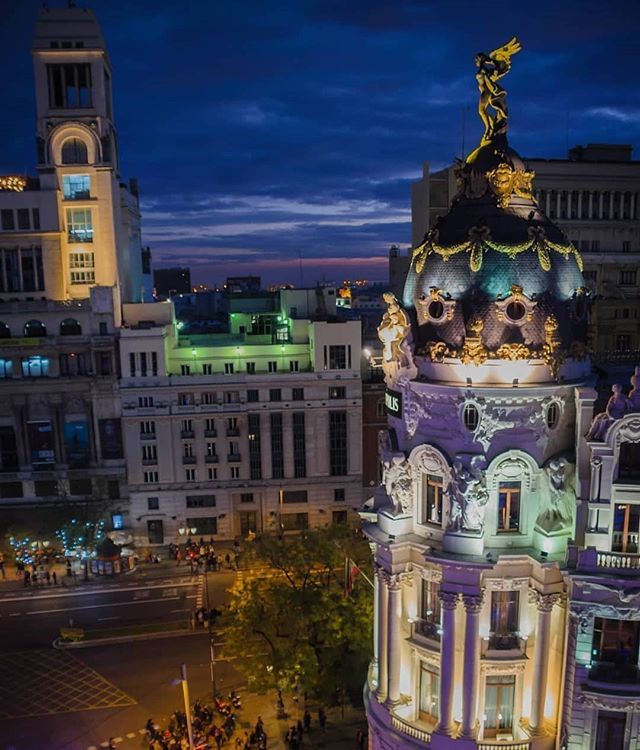 MadridSeduce's tweet photo. Eres desenfadada y tienes clase, todo junto 💕
📸 @cavilesphoto 
#Madrid #MadridSeduce #fotosmadrid https://t.co/3IhWQurJJJ https://t.co/o5DGIJmgGs