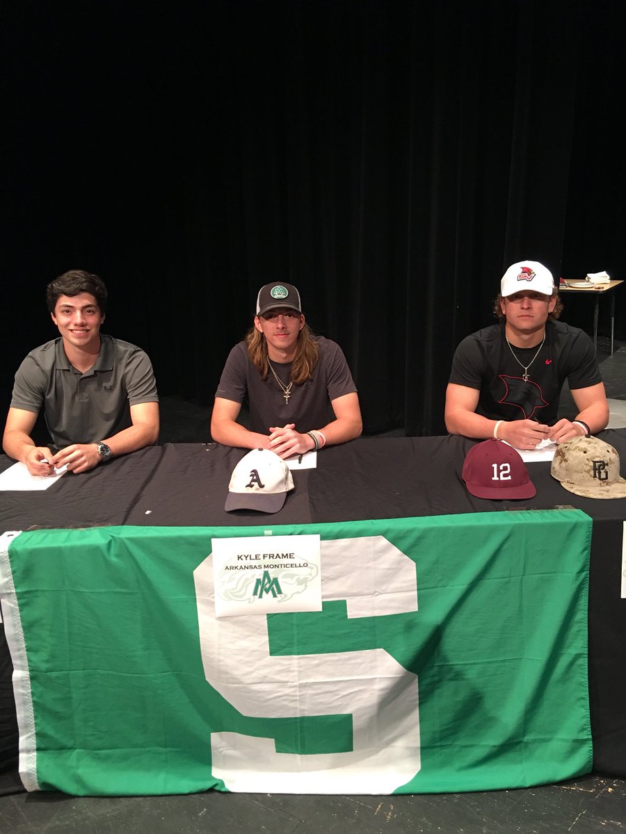 SHSLIONBASEBALL's tweet image. 🌟Congratulations to our Spring Lion Baseball players who have signed to play at the next level. Go Lions!🌟