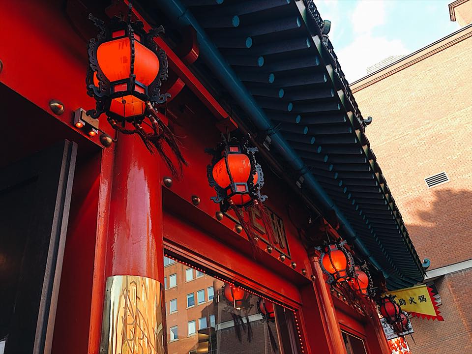 ShreksAdventure's tweet photo. Po's on a wild adventure and won't leave until he's met some warriors! If you can guess his location from these clues and head there tomorrow between 11am-1pm, you could win exclusive children go free passes! #WheresPo  #ShreksAdventure🐼🥋✨ https://t.co/eGjy8ujWHB